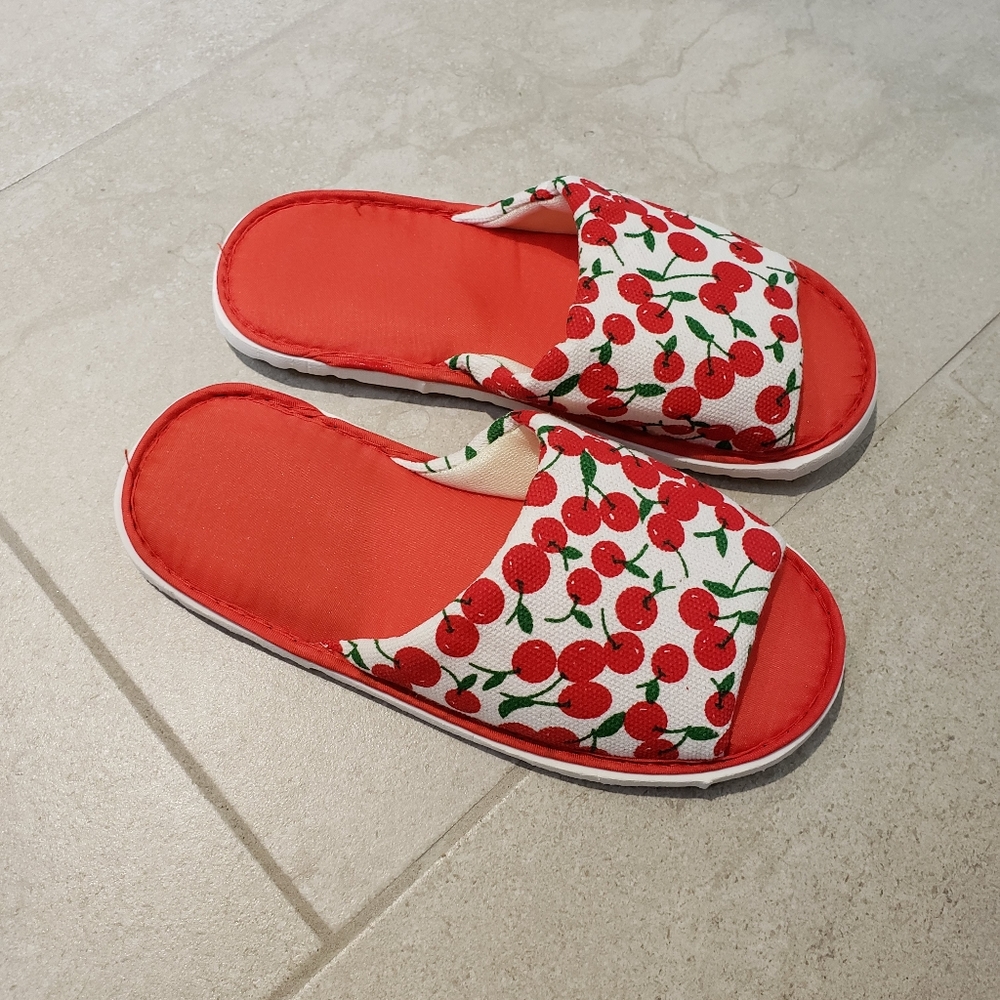 CUTE CHERRY HOUSE SLIPPERS